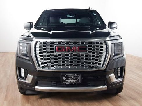 Used 2021 GMC Yukon Denali w/ Denali Premium Package AWD/4WD image 2