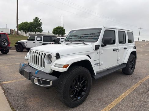 Used 2023 Jeep Wrangler Unlimited Sahara w/ Cold Weather Group AWD/4WD image 3