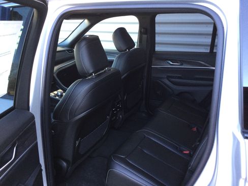 New 2025 Jeep Grand Cherokee Limited w/ Trailer Tow Package image 6