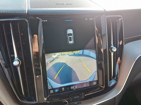 Certified 2022 Volvo XC60 B6 R-Design w/ Advanced Package image 18