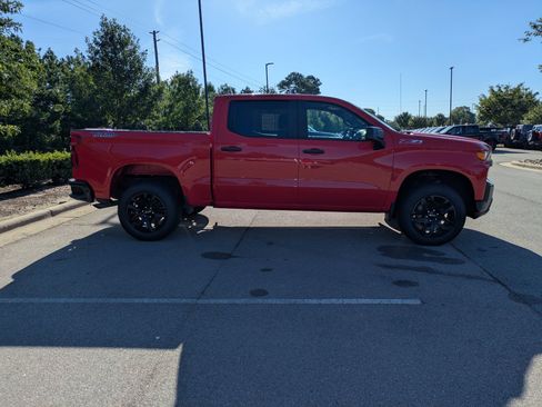 Used 2022 Chevrolet Silverado 1500 Custom Trail Boss w/ Safety Confidence Package AWD/4WD image 3