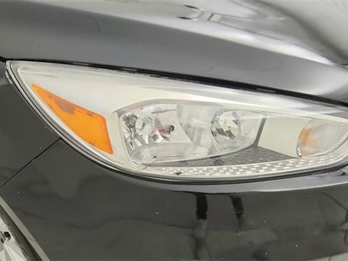 Used 2016 Ford Focus SE image 10