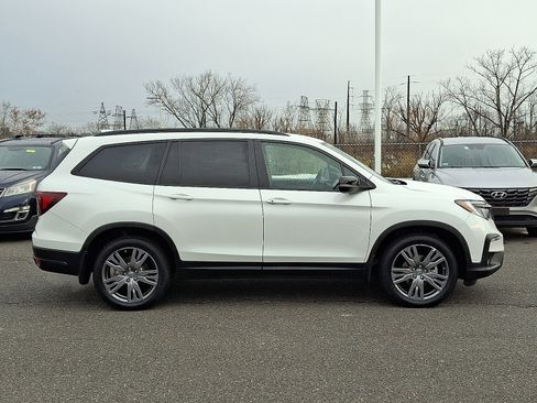 Certified 2022 Honda Pilot Sport image 7