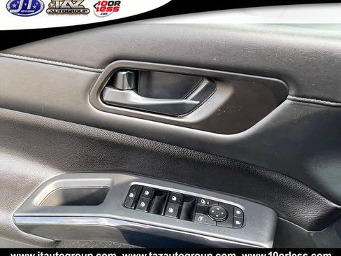 Used 2025 Nissan Pathfinder SV AWD/4WD image 11