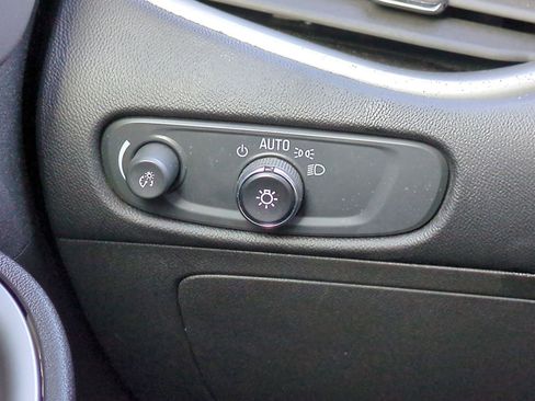 Used 2024 Chevrolet Malibu LT image 17