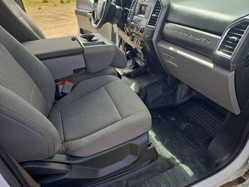 Used 2018 Ford F550 4x4 Regular Cab Super Duty image 35