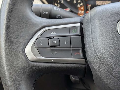 Used 2024 Jeep Compass Latitude AWD/4WD image 32