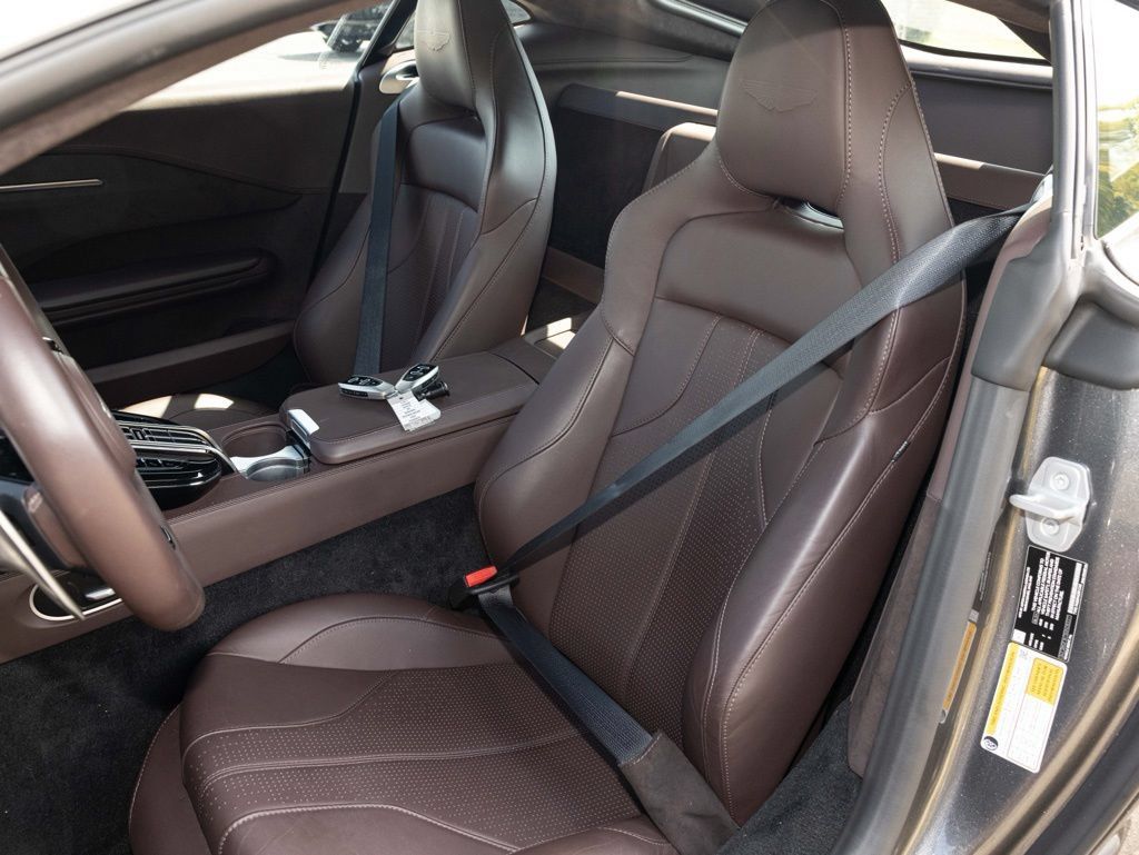 Used 2025 Aston Martin V8 Vantage Coupe RWD image 26