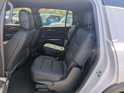 Used 2025 Chevrolet Traverse Z71 w/ Driver Confidence Package AWD/4WD image 14