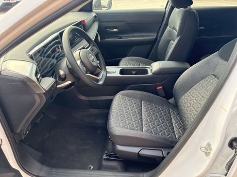New 2026 Nissan Kicks SV w/ SV Premium Package FWD image 9