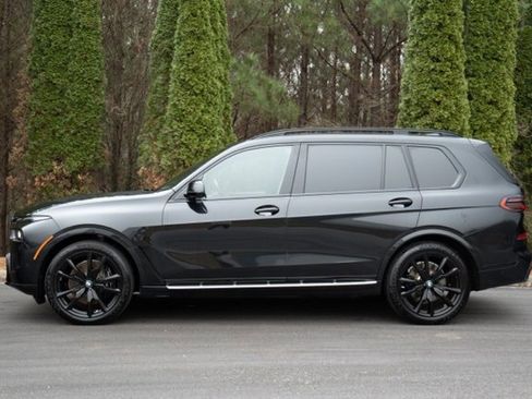 Used 2024 BMW X7 xDrive40i w/ Executive Package image 4