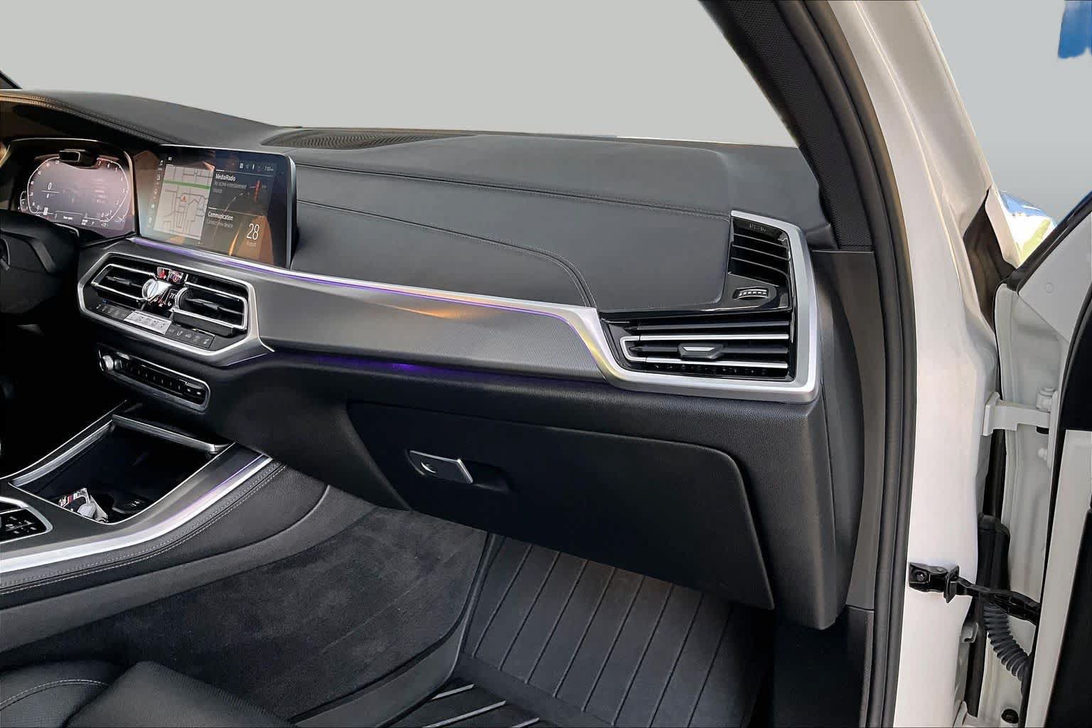 Used 2022 BMW X5 sDrive40i w/ M Sport Package RWD image 18