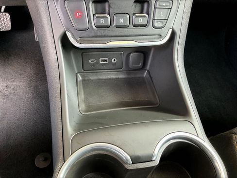 Used 2021 GMC Terrain SLE w/ Driver Convenience Package FWD image 15