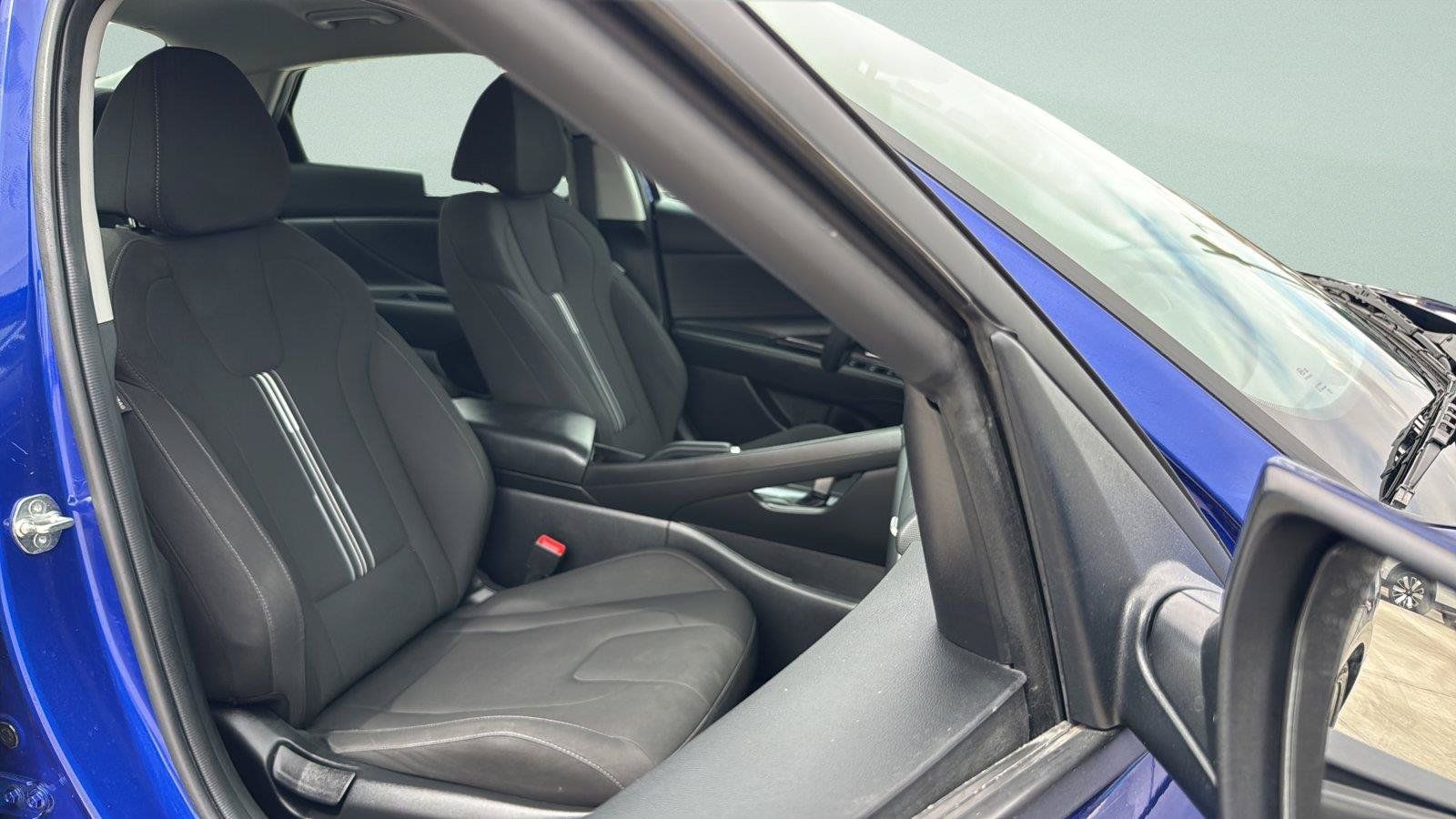 Used 2024 Hyundai Elantra SEL FWD image 21