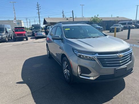 Used 2023 Chevrolet Equinox Premier AWD/4WD image 11