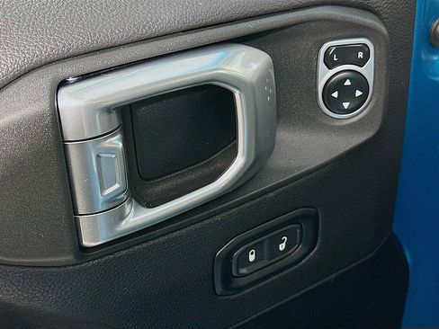 Used 2020 Jeep Wrangler Unlimited Sahara w/ Uconnect 4C Nav & Sound Group image 19