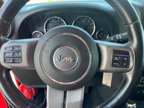 Used 2013 Jeep Wrangler Unlimited Sahara w/ Dual Top Group AWD/4WD image 18