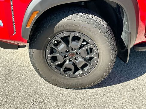 Used 2022 Nissan Frontier PRO-4X w/ Pro-4X Premium Package image 32