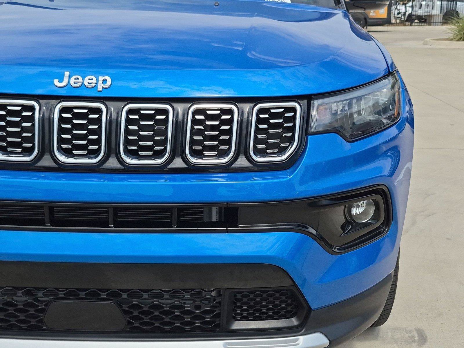 Used 2025 Jeep Compass Limited AWD/4WD image 6