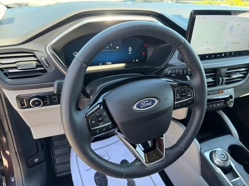 Used 2023 Ford Escape Platinum AWD/4WD image 20
