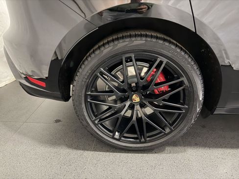 Certified 2023 Porsche Macan GTS image 12