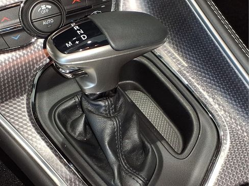 Used 2019 Dodge Challenger SRT Hellcat Redeye image 19