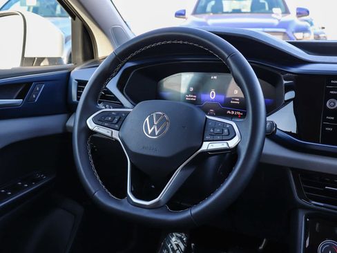 Used 2023 Volkswagen Taos SE image 16