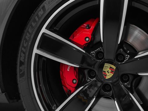 Certified 2021 Porsche Cayenne GTS AWD/4WD image 17