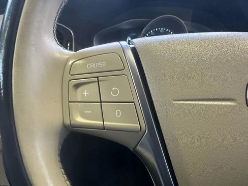 Used 2015 Volvo V60 T5 Premier image 13