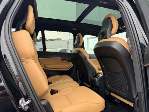 Certified 2022 Volvo XC90 T6 Inscription w/ Advanced Package AWD/4WD image 11