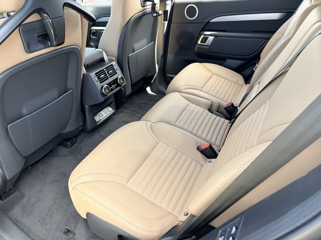 New 2026 Land Rover Discovery Limited Edition AWD/4WD image 15