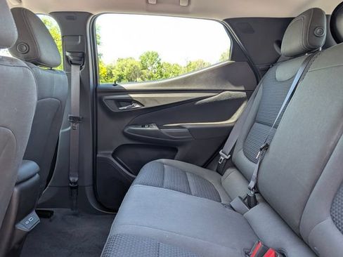 Used 2023 Chevrolet Bolt EUV LT w/ Driver Confidence Package FWD image 17
