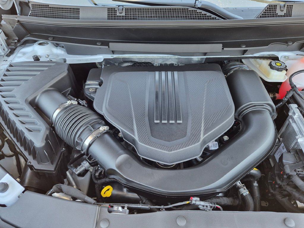 New 2026 Chevrolet Traverse RS w/ LPO, Floor Liner Package FWD image 12