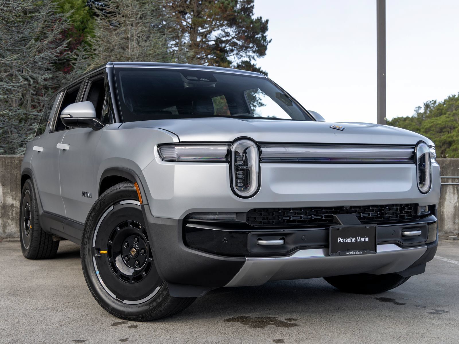 Used 2025 Rivian R1S Adventure Dual AWD/4WD image 9