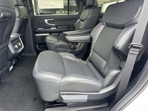 New 2025 Ford Expedition Platinum w/ Stealth Performance Package image 19