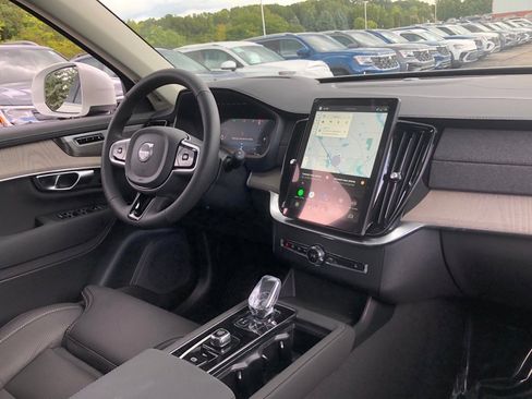 Used 2026 Volvo XC90 B5 Ultra w/ Protection Package Premier image 18