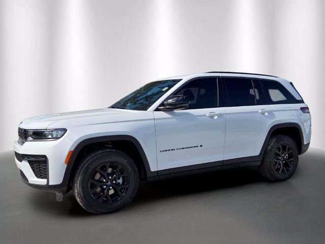 New 2026 Jeep Grand Cherokee Altitude RWD image 2