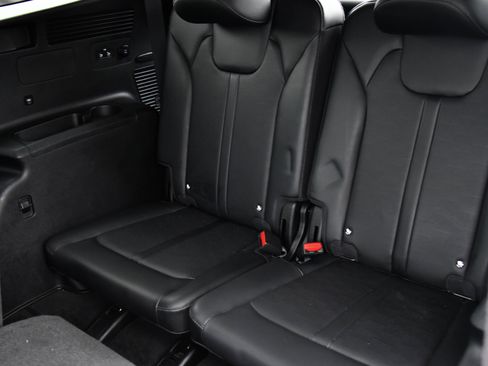 Used 2025 Kia Sorento S image 43