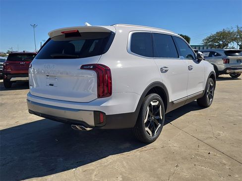 New 2025 Kia Telluride S image 8