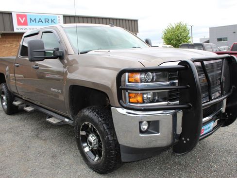 Used 2015 Chevrolet Silverado 2500 LT w/ Z71 Package, Off-Road AWD/4WD image 11