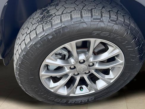 Used 2021 Jeep Cherokee Latitude Lux w/ Trailer Tow Group image 9