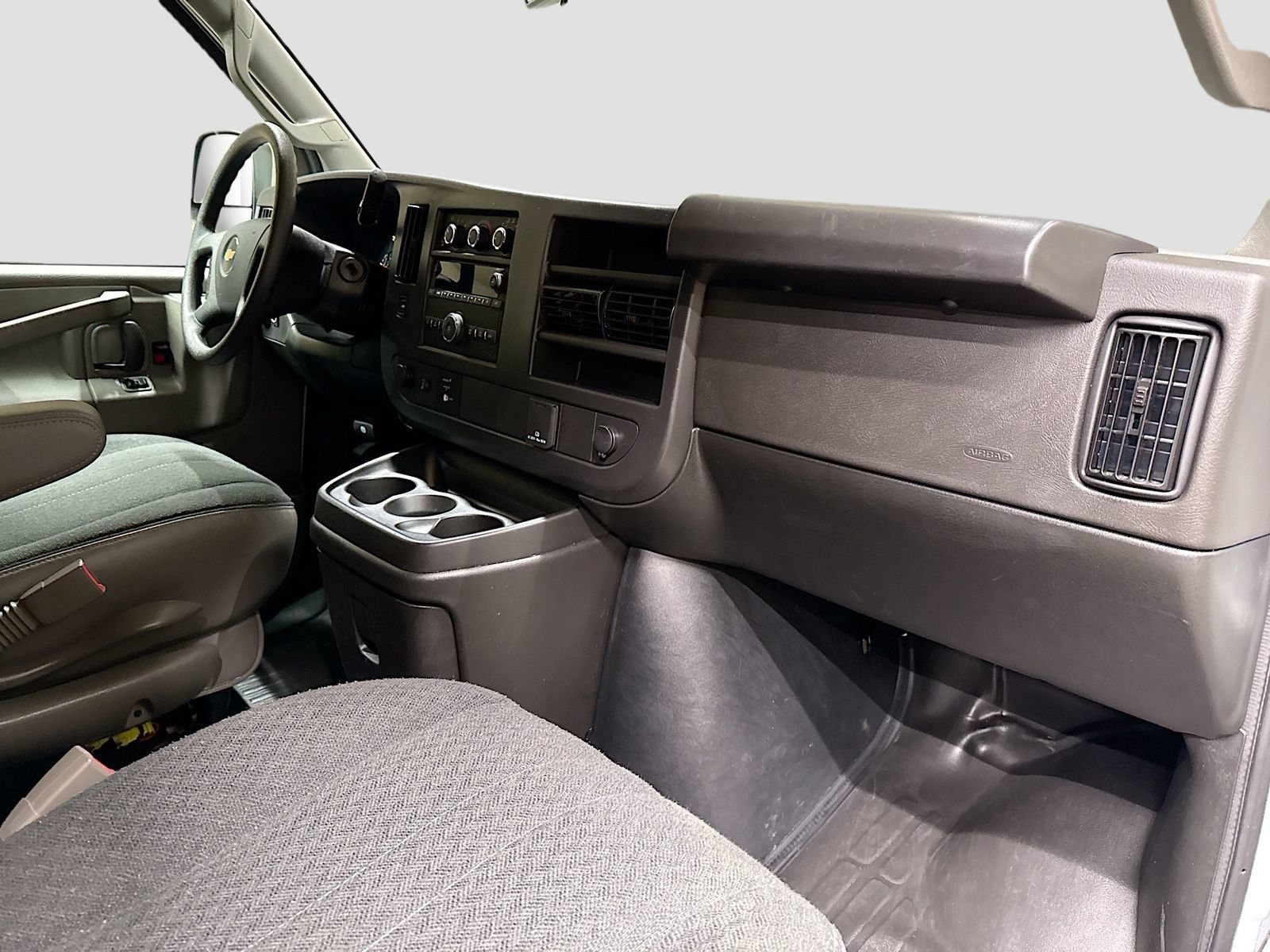 Used 2025 Chevrolet Express 2500 w/ Driver Convenience Package RWD image 26