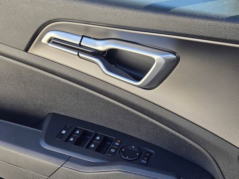 New 2026 Kia Sportage LX FWD image 20