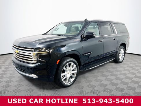 Used 2024 Chevrolet Suburban High Country w/ Advanced Technology Package image 2