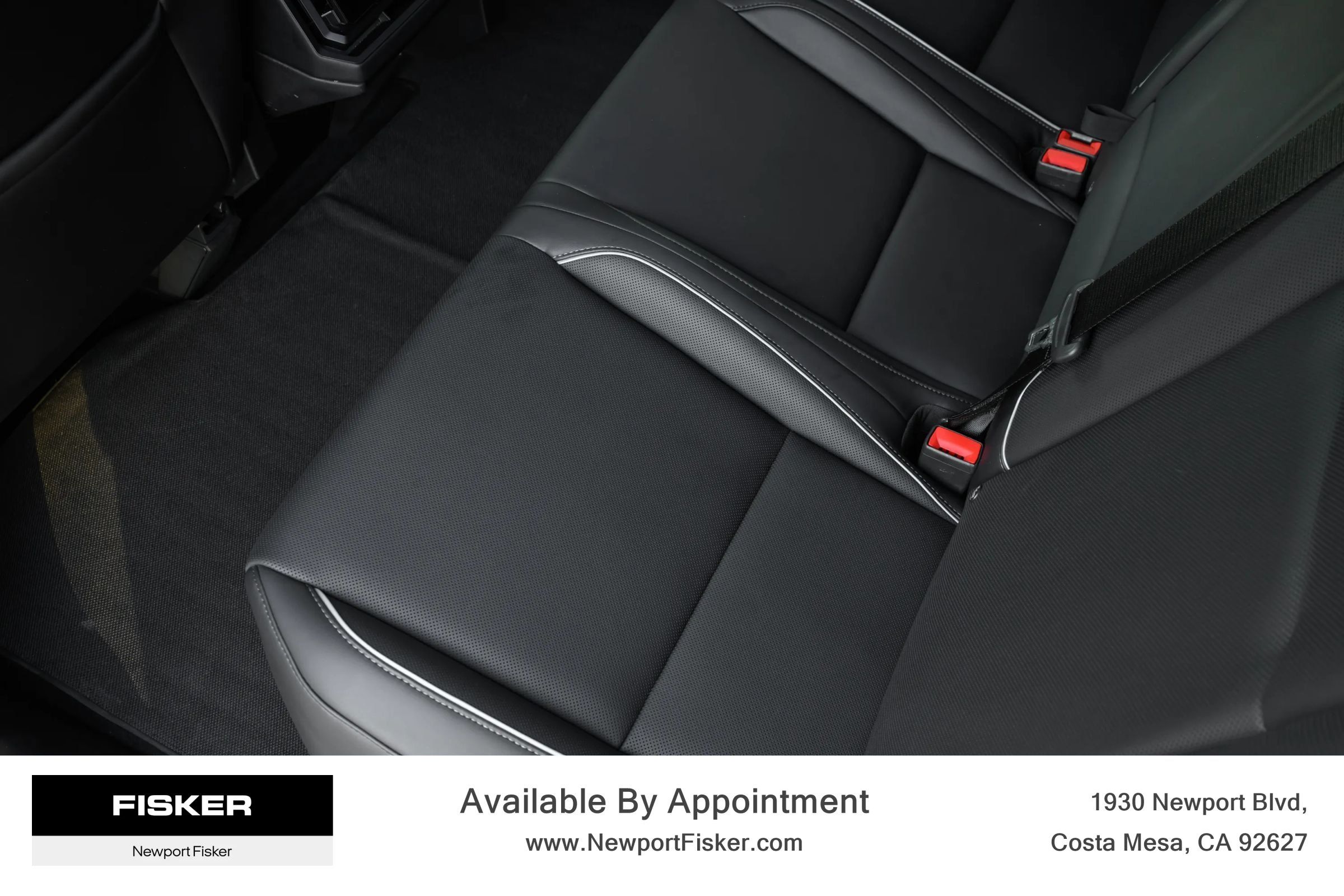 Used 2024 Tesla Cybertruck AWD Crew Cab image 18