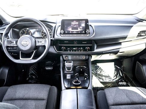 Used 2024 Nissan Rogue SV image 29