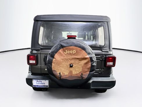 Used 2018 Jeep Wrangler Unlimited Sport AWD/4WD image 6