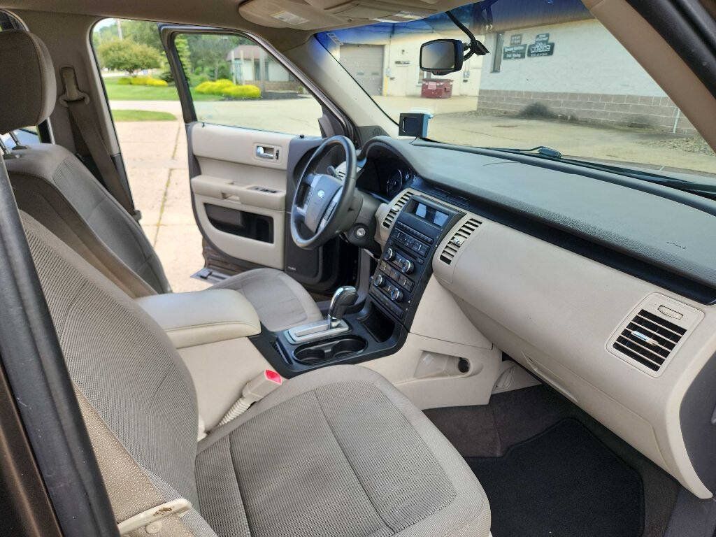 Used 2011 Ford Flex SE FWD image 12