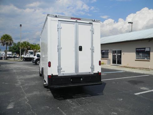 Used 2022 GMC Savana 3500 w/ Power Convenience Package RWD image 9