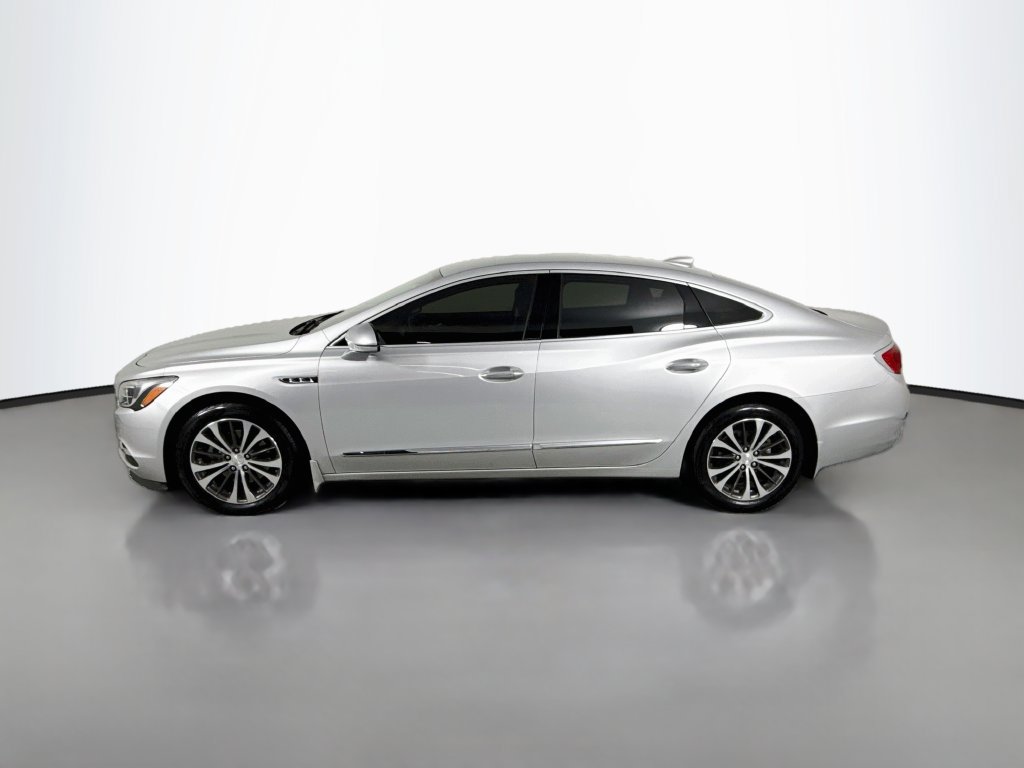Used 2017 Buick LaCrosse Essence FWD image 2